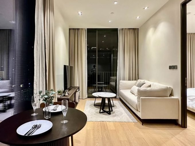 1 bedroom condo for sale at 28 Chidlom. 46 sqm unit in Bangkok. Contact BACH Bangkok for more information.