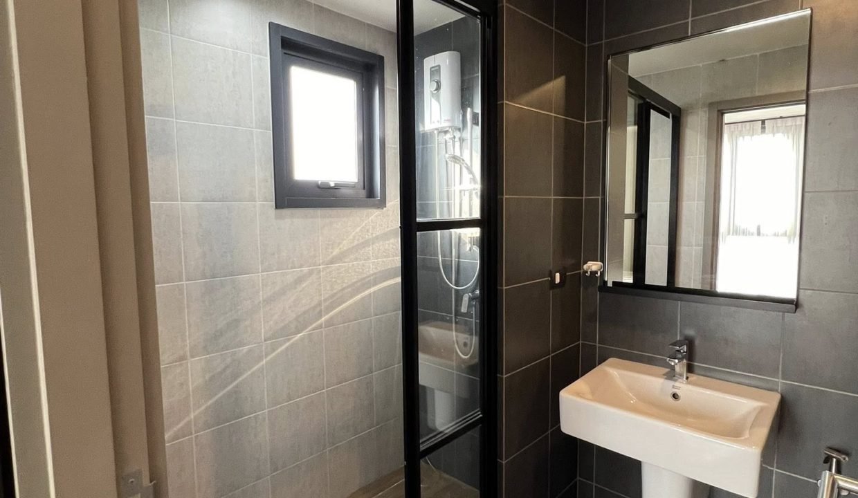 Condo for Rent at The Base Garden Rama 9 Near Ramkhamhaeng | BACH Bangkok