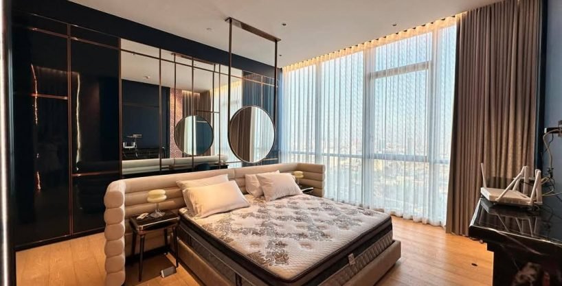 3 bedroom condo for rent at The Monument Thong Lo. 452 sqm unit in Bangkok. Contact BACH Bangkok for more information.