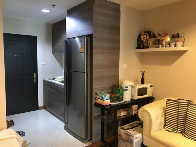 1 bedroom condo for sale at Belle Grand Rama 9. 48 sqm unit in Bangkok. Contact BACH Bangkok for more information.