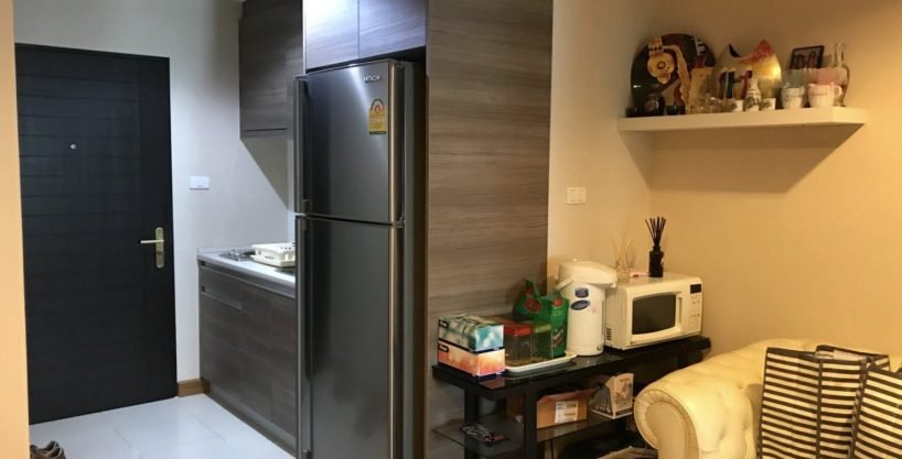 1 bedroom condo for sale at Belle Grand Rama 9. 48 sqm unit in Bangkok. Contact BACH Bangkok for more information.