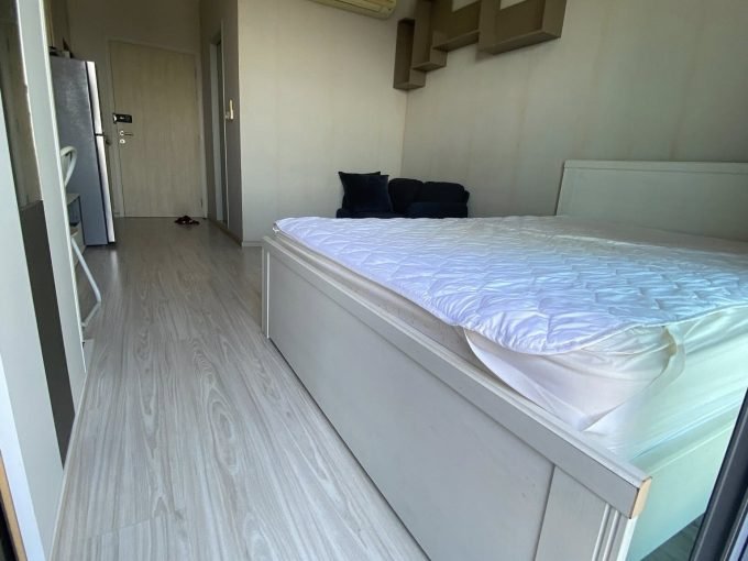 Studio condo for rent at Ideo Mobi Sukhumvit Eastgate. 21 sqm unit in Bangkok. Contact BACH Bangkok for more information.