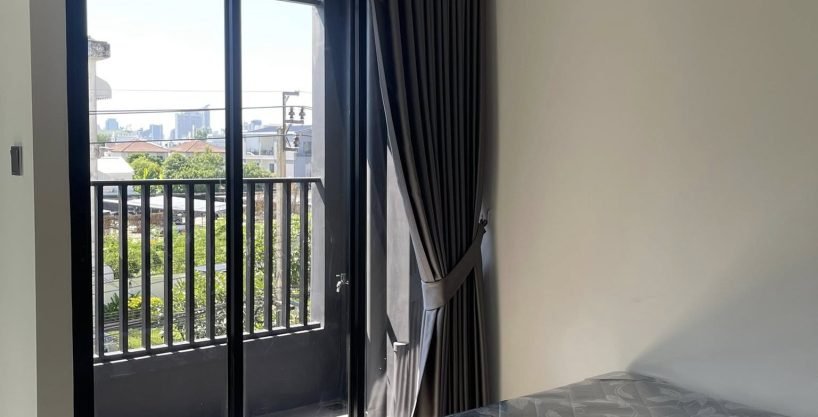 1 bedroom condo for rent at Maroon Ratchada 32. 23.14 sqm unit in Bangkok. Contact BACH Bangkok for more information.