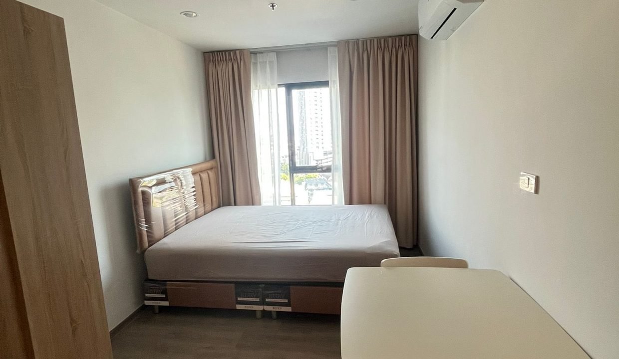 Condo for Rent at Regent Home Wutthakat Near Wutthakat | BACH Bangkok