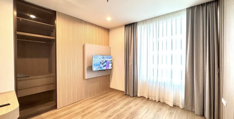 3 bedroom condo for rent at The Royal Saladaeng. 150 sqm unit in Bangkok. Contact BACH Bangkok for more information.