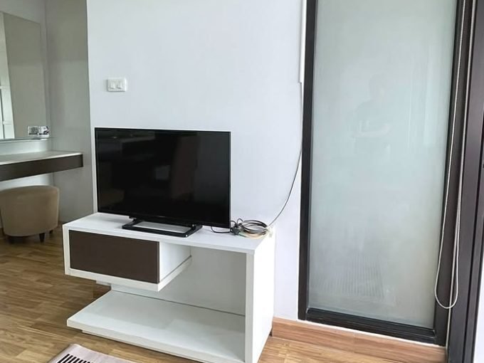 1 bedroom condo for rent at Baan Navatara. 33 sqm unit in Bangkok. Contact BACH Bangkok for more information.