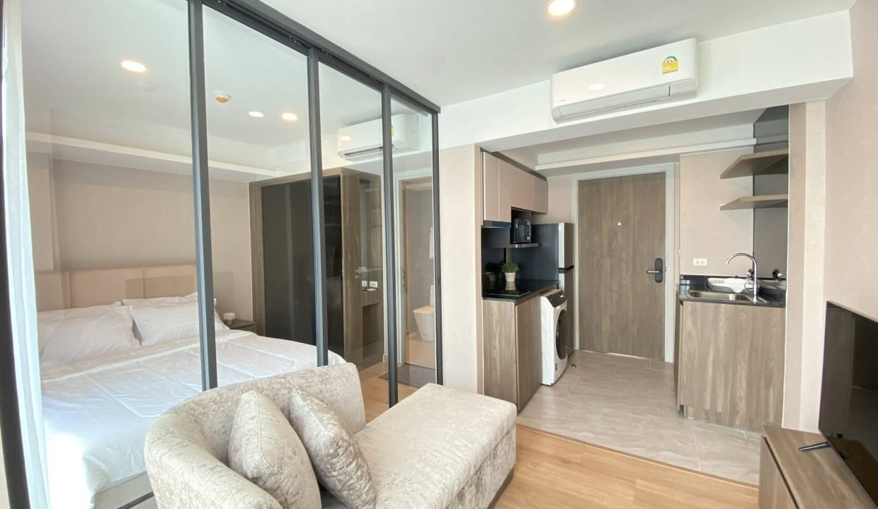 Condo for Rent at Lloyd Soonvijai-Thonglor Near Phetchaburi | BACH Bangkok