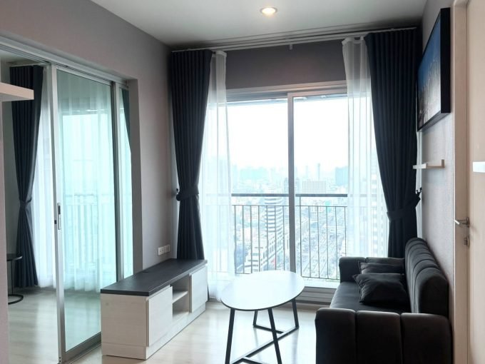 1 bedroom condo for rent at Life Ratchadapisek. 42 sqm unit in Bangkok. Contact BACH Bangkok for more information.