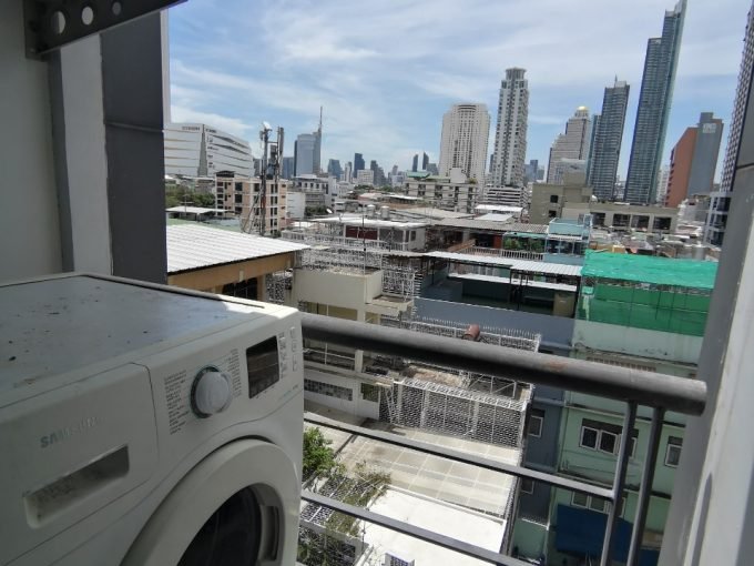 1 bedroom condo for rent at Bangkok Feliz Krung Thon Buri Station. 40 sqm unit in Bangkok. Contact BACH Bangkok for more information.