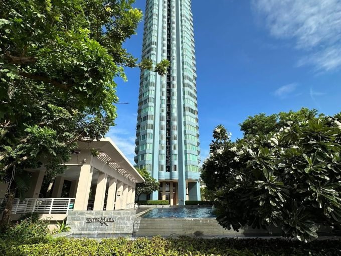 3 bedroom condo for sale at Watermark Chaophraya. 145.94 sqm unit in Bangkok. Contact BACH Bangkok for more information.