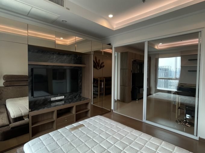 1 bedroom condo for rent at Supalai Elite Phayathai. 44 sqm unit in Bangkok. Contact BACH Bangkok for more information.