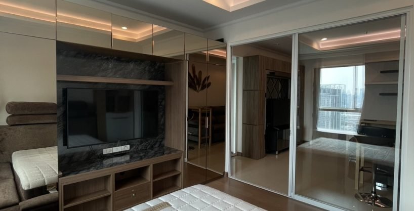 1 bedroom condo for rent at Supalai Elite Phayathai. 44 sqm unit in Bangkok. Contact BACH Bangkok for more information.