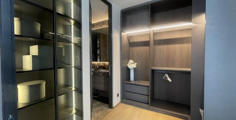 2 bedroom condo for rent at 28 Chidlom. 90 sqm unit in Bangkok. Contact BACH Bangkok for more information.