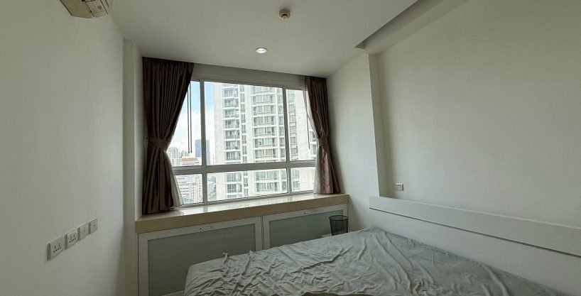 1 bedroom condo for rent at TC Green Rama 9. 38 sqm unit in Bangkok. Contact BACH Bangkok for more information.