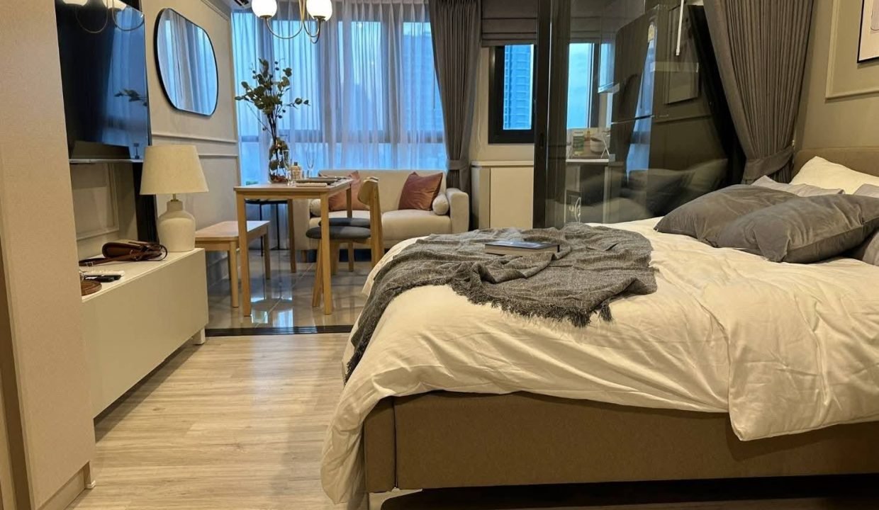 Condo for Rent at XT Huaikhwang Near Huai Khwang | BACH Bangkok