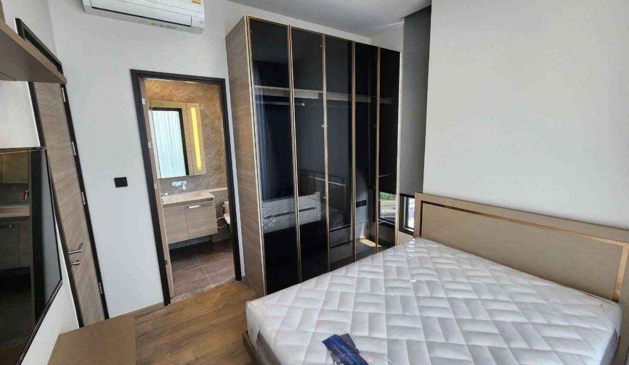 Condo for Rent at The Crest Park Residences Near Phahon Yothin | BACH Bangkok