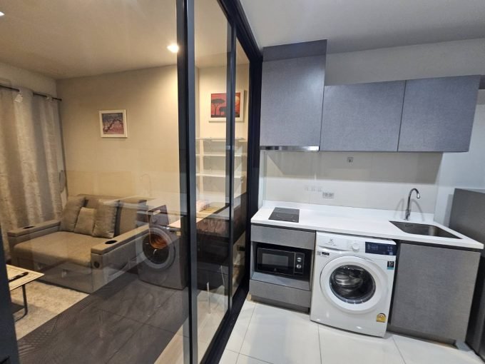 1 bedroom condo for rent at Life Asoke Hype. 33 sqm unit in Bangkok. Contact BACH Bangkok for more information.