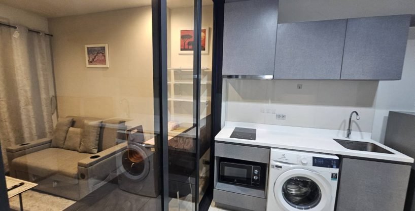 1 bedroom condo for rent at Life Asoke Hype. 33 sqm unit in Bangkok. Contact BACH Bangkok for more information.