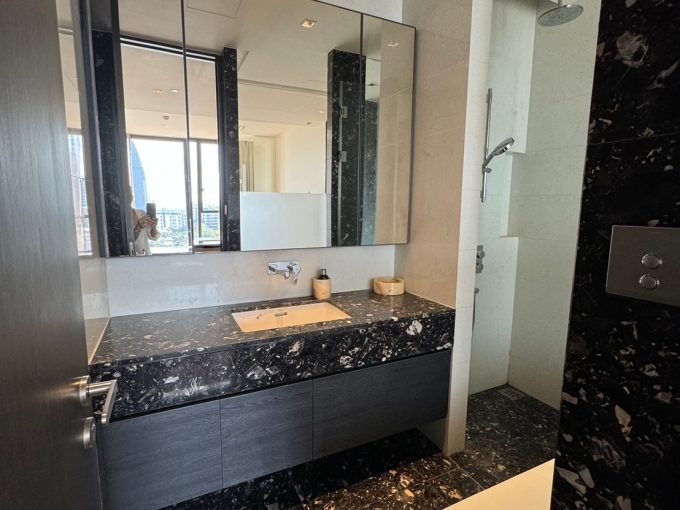 1 bedroom condo for rent at BEATNIQ Sukhumvit 32. 57 sqm unit in Bangkok. Contact BACH Bangkok for more information.