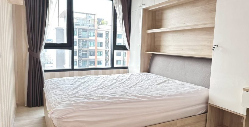 2 bedroom condo for rent at Life Asoke. 55 sqm unit in Bangkok. Contact BACH Bangkok for more information.