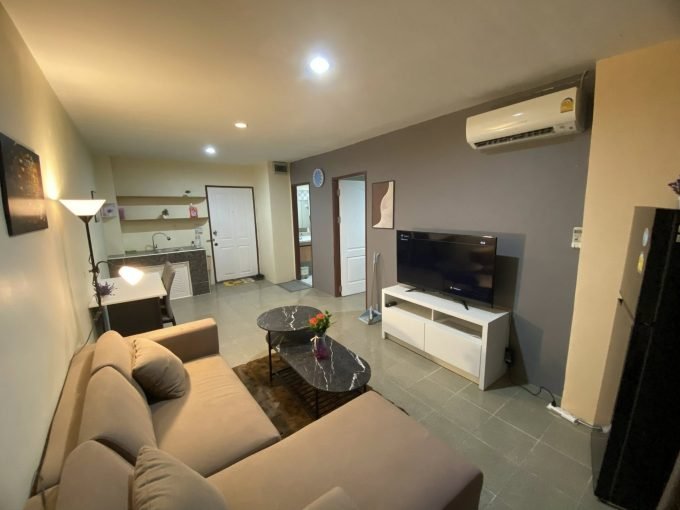 1 bedroom condo for rent at The Parkland Bangna. 38 sqm unit in Bangkok. Contact BACH Bangkok for more information.