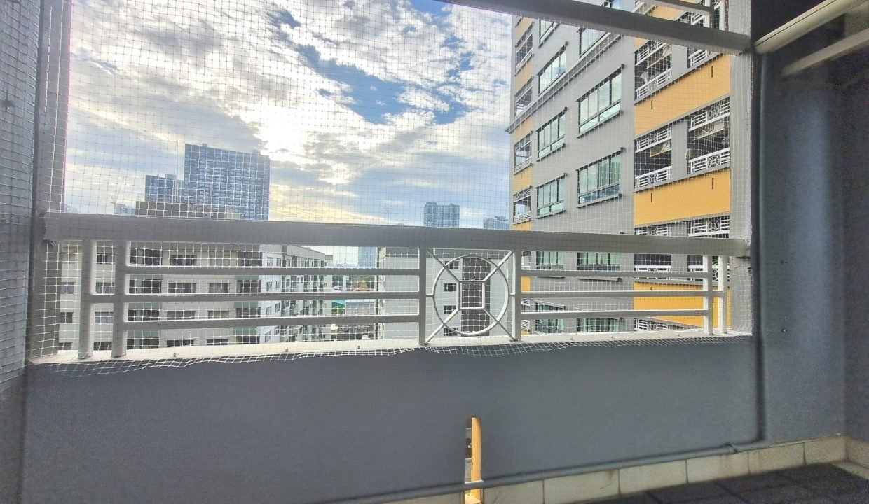 Condo for Rent at Lumpini Ville Sukhumvit 77 Near On Nut | BACH Bangkok