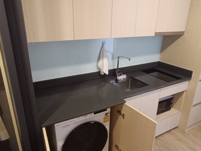 1 bedroom condo for rent at Landmark @MRTA Station. 37 sqm unit in Bangkok. Contact BACH Bangkok for more information.