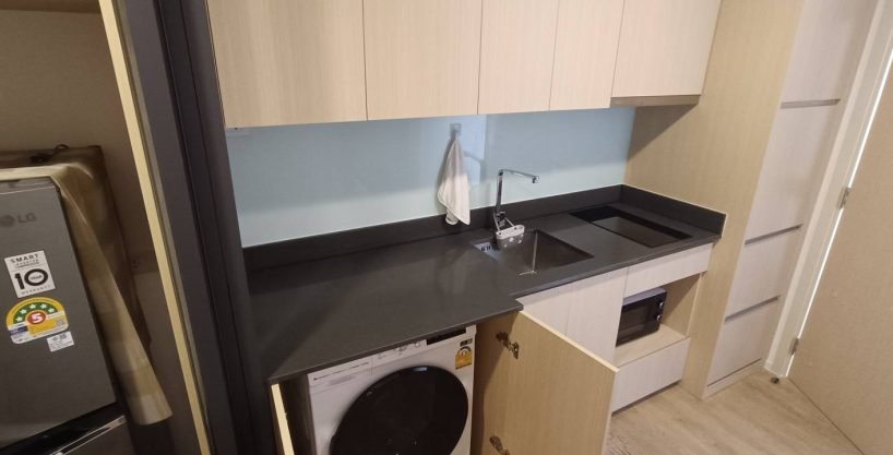 1 bedroom condo for rent at Landmark @MRTA Station. 37 sqm unit in Bangkok. Contact BACH Bangkok for more information.