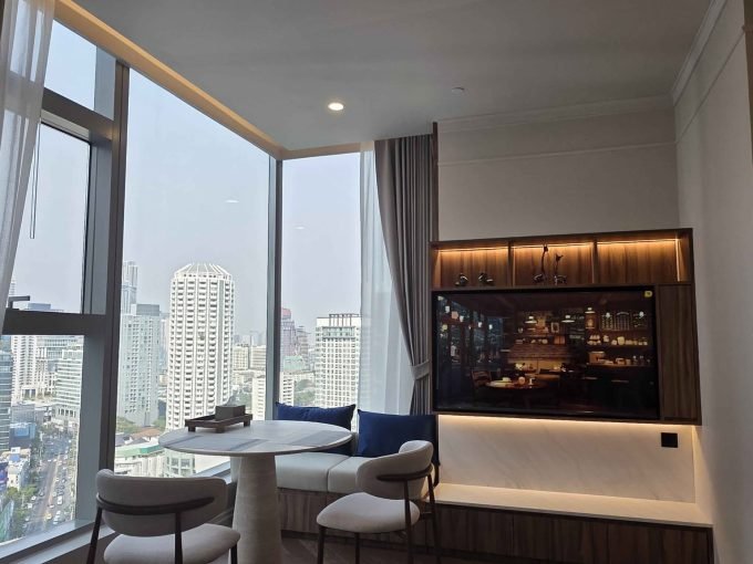 1 bedroom condo for rent at The Residences 38. 65 sqm unit in Bangkok. Contact BACH Bangkok for more information.