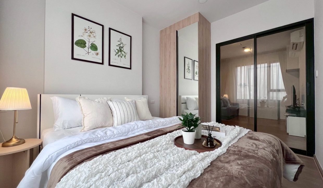 Condo for Rent at Chewathai Pinklao Near Bang Khun Non | BACH Bangkok