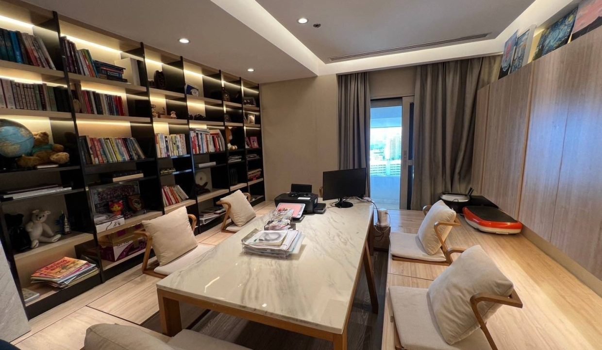 Condo for Sale at Le Raffine Sukhumvit 24 Near Phrom Phong | BACH Bangkok