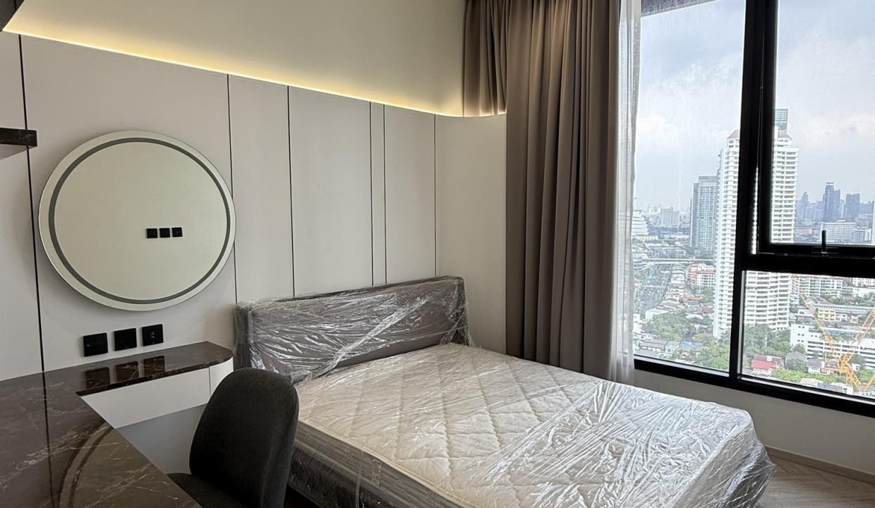 Condo for Rent at Chapter Charoennakorn-Riverside Near Saphan Taksin | BACH Bangkok