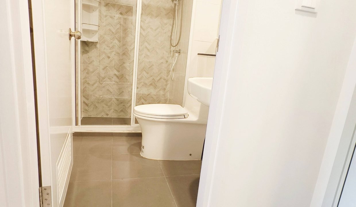 Condo for Rent at Regent Home Bangna Near Bang Na | BACH Bangkok