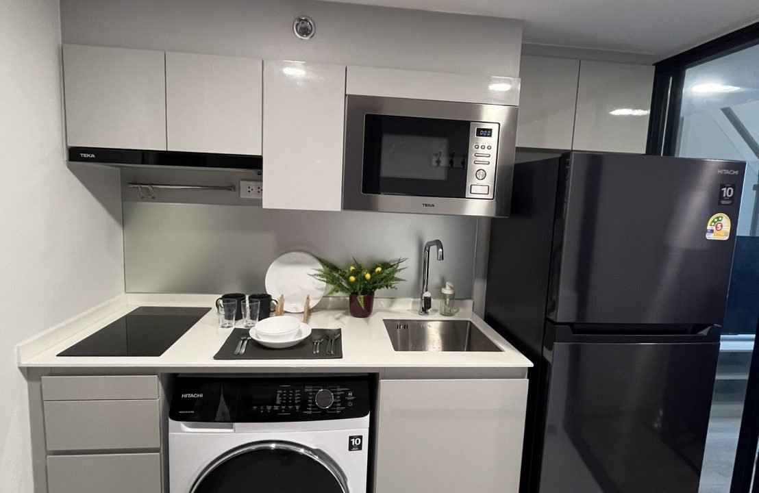 Condo for Rent at KnightsBridge Space Sukhumvit - Rama4 Near Phra Khanong | BACH Bangkok