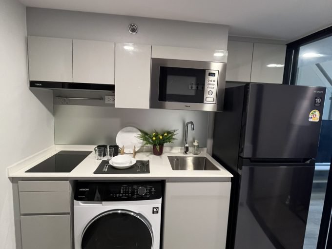 1 bedroom condo for rent at KnightsBridge Space Sukhumvit - Rama4. 35 sqm unit in Bangkok. Contact BACH Bangkok for more information.