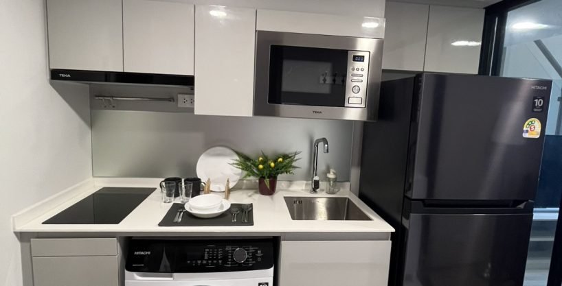 1 bedroom condo for rent at KnightsBridge Space Sukhumvit - Rama4. 35 sqm unit in Bangkok. Contact BACH Bangkok for more information.