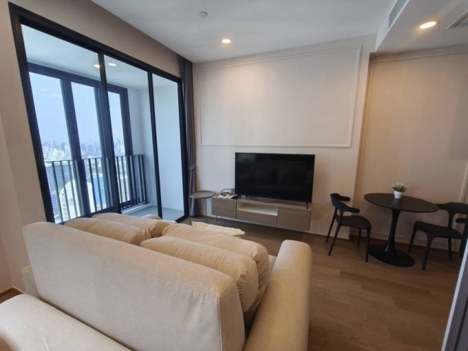 1 bedroom condo for rent at Ashton Chula - Silom. 35 sqm unit in Bangkok. Contact BACH Bangkok for more information.