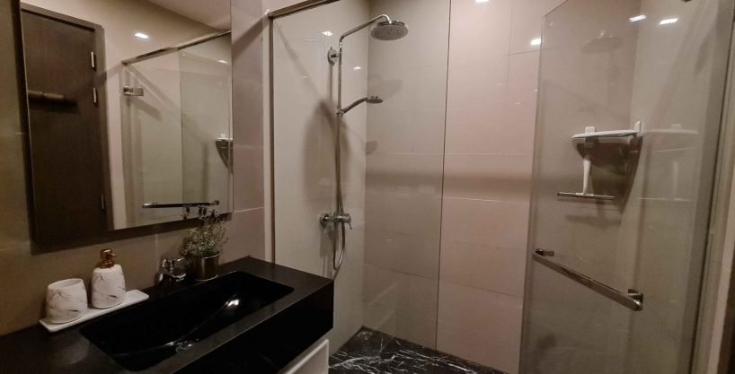 1 bedroom condo for rent at Edge Sukhumvit 23. 30 sqm unit in Bangkok. Contact BACH Bangkok for more information.