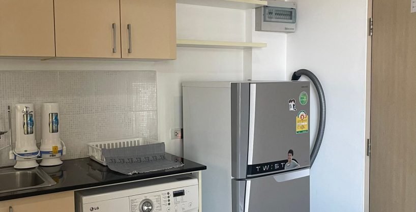 1 bedroom condo for rent at My Resort Bangkok. 42 sqm unit in Bangkok. Contact BACH Bangkok for more information.