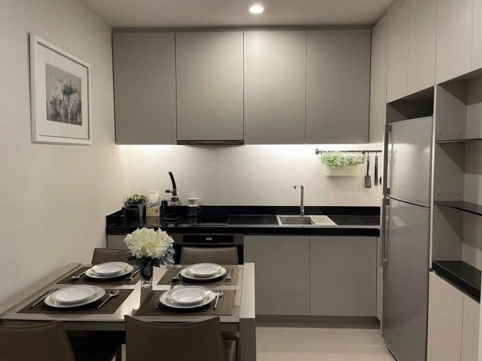 1 bedroom condo for rent at Noble Ploenchit. 52 sqm unit in Bangkok. Contact BACH Bangkok for more information.