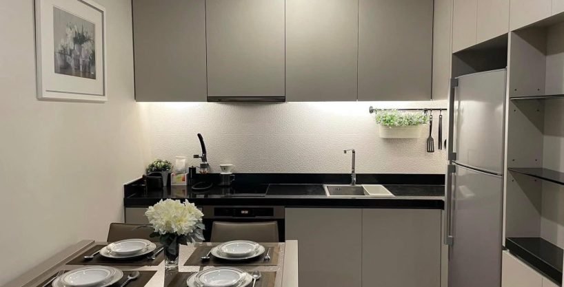 1 bedroom condo for rent at Noble Ploenchit. 52 sqm unit in Bangkok. Contact BACH Bangkok for more information.