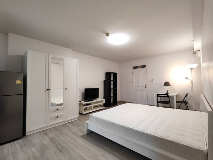 Studio condo for rent at City Home Sukhumvit. 28 sqm unit in Bangkok. Contact BACH Bangkok for more information.