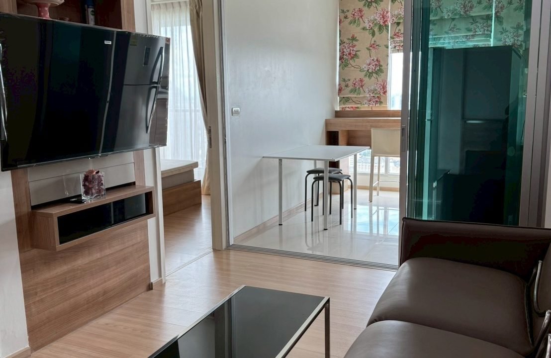 Condo for Rent at Rhythm Phahon-Ari Near Saphan Khwai | BACH Bangkok