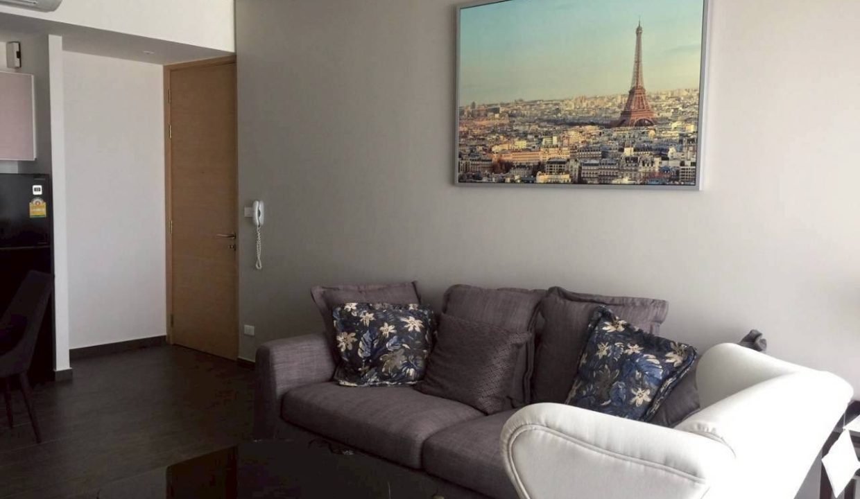 Condo for Rent at The Lofts Ekkamai Near Ekkamai | BACH Bangkok