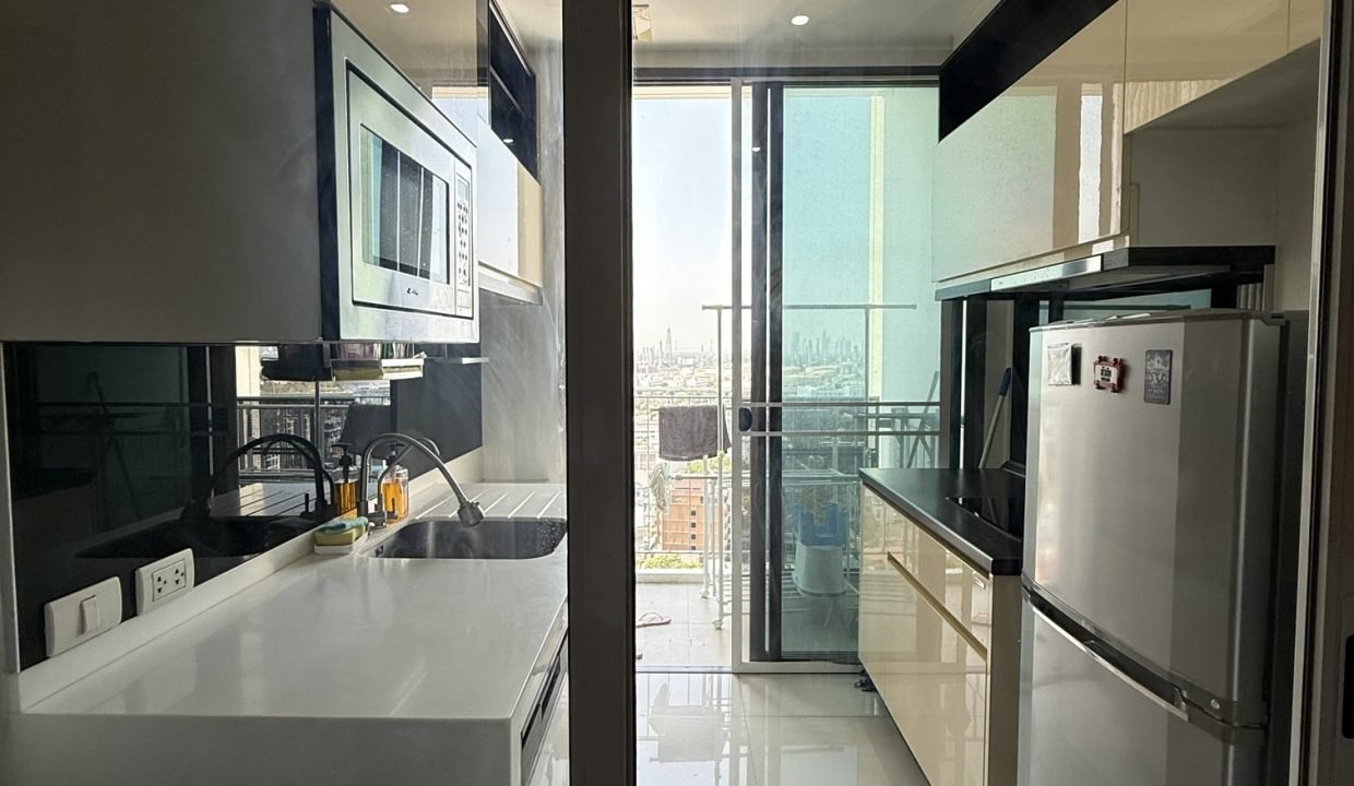 Condo for Rent at The Room Sukhumvit 62 Near Punnawithi | BACH Bangkok