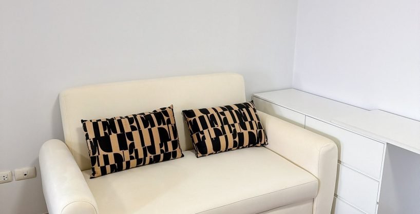 Studio condo for rent at Supalai Park Ratchaphruek - Phetkasem. 32 sqm unit in Bangkok. Contact BACH Bangkok for more information.