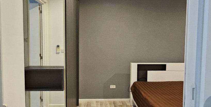 1 bedroom condo for rent at The Key Wutthakat. 33 sqm unit in Bangkok. Contact BACH Bangkok for more information.