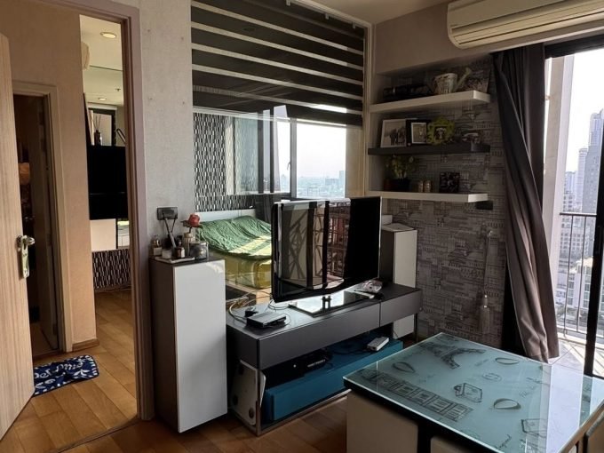 1 bedroom condo for rent at Fuse Sathorn - Taksin. 35 sqm unit in Bangkok. Contact BACH Bangkok for more information.