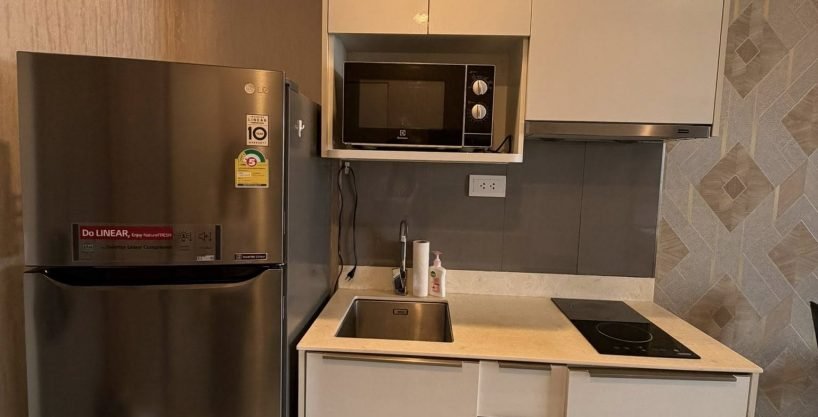 1 bedroom condo for rent at Ideo Mobi Sukhumvit 66. 41 sqm unit in Bangkok. Contact BACH Bangkok for more information.