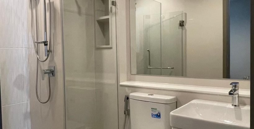 Studio condo for rent at Life Asoke Hype. 26 sqm unit in Bangkok. Contact BACH Bangkok for more information.